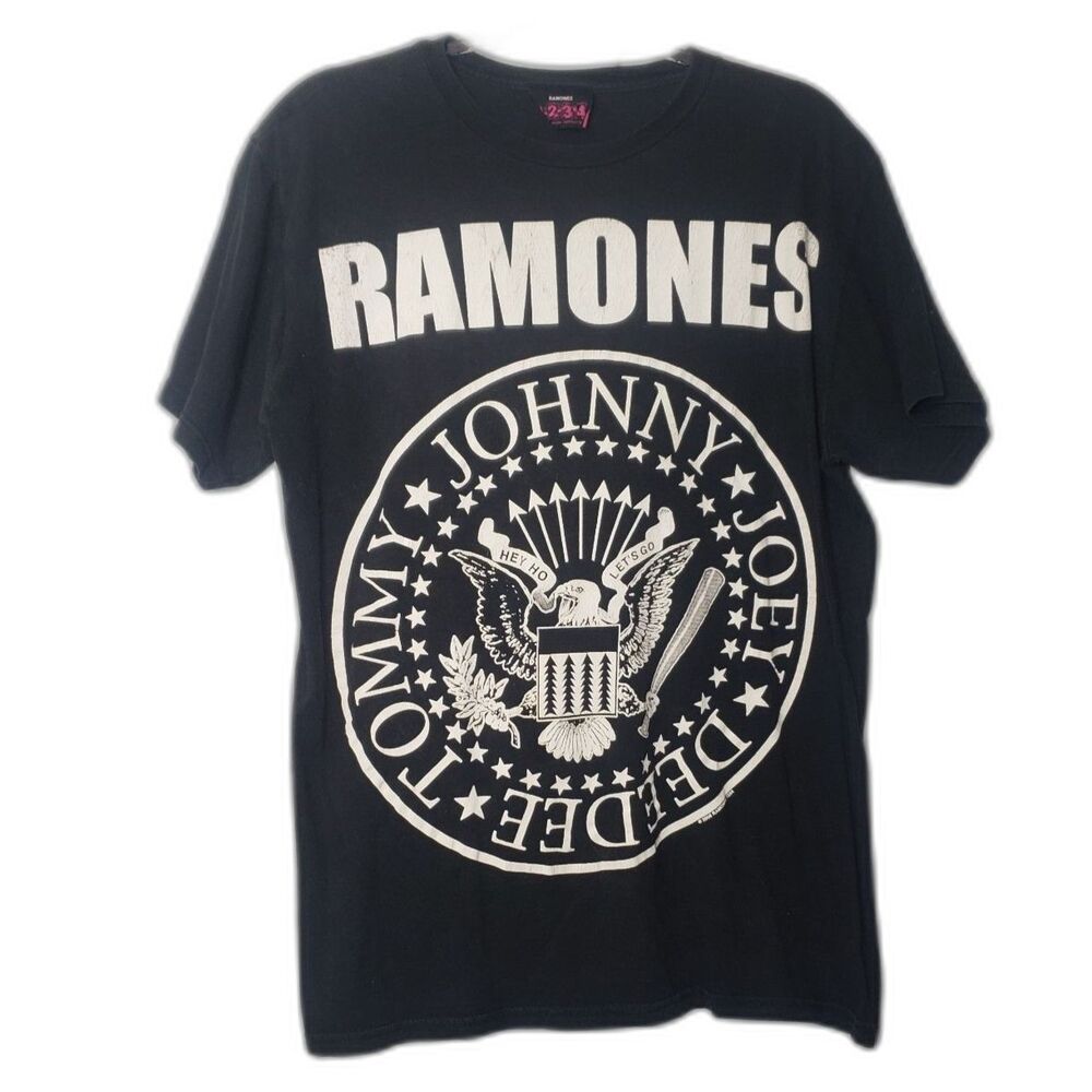 THE RAMONES Black and White Sheild T Shirt Size XL Vintage 90's
